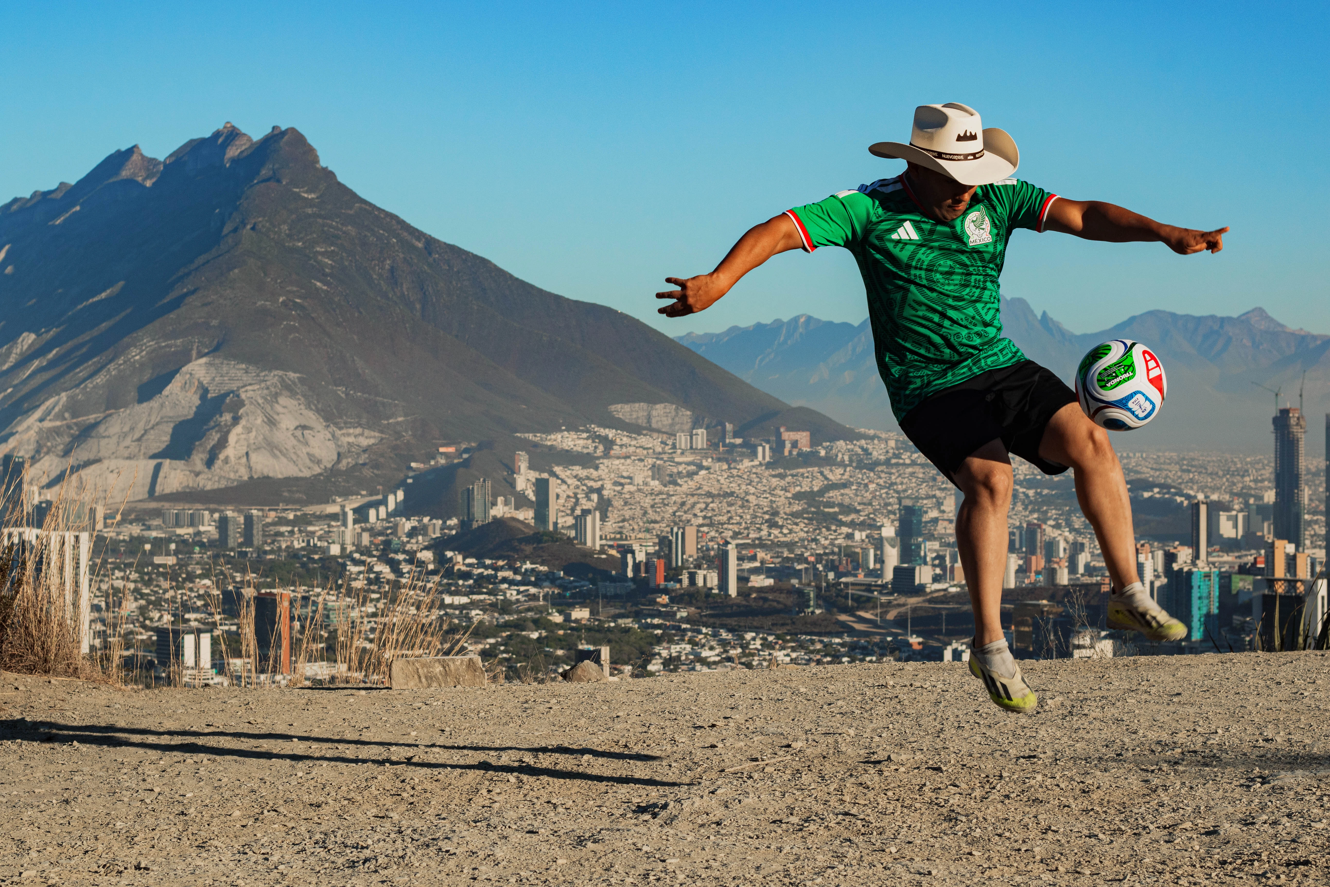 Abner Fabian Aguilar Reyna. Fútbol en las Montañas (Amaury Reyes), Monterrey, Nuevo León, 2026.