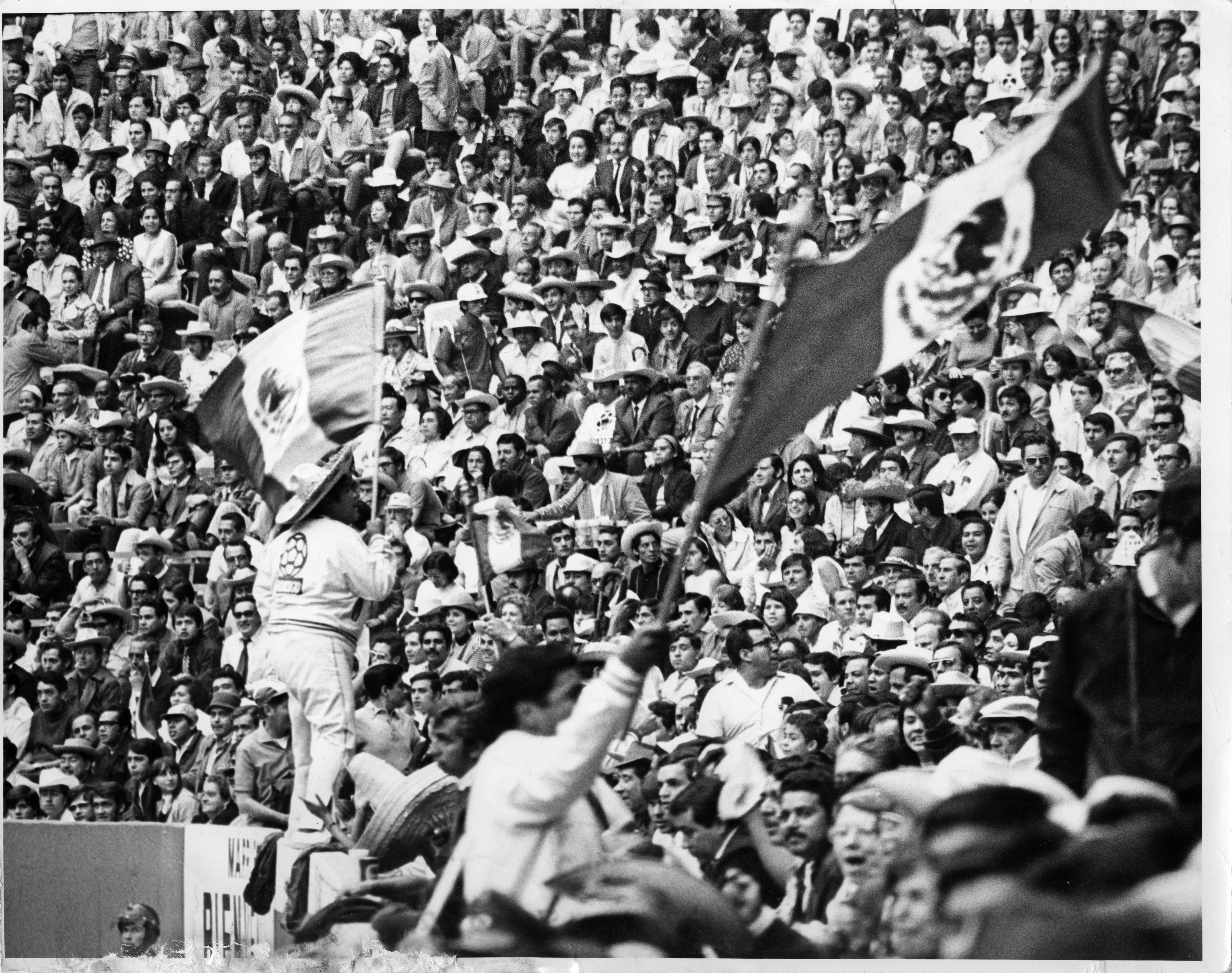 Porras en el Estadio Azteca durante la final Italia-Brasil, Copa Mundial México 70, Ciudad de México, 21 de junio de 1970